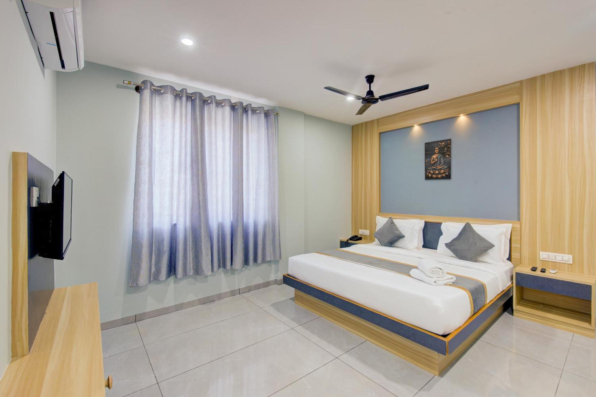 Hotel Park Lane Yelahanka Bangalore Exterior photo