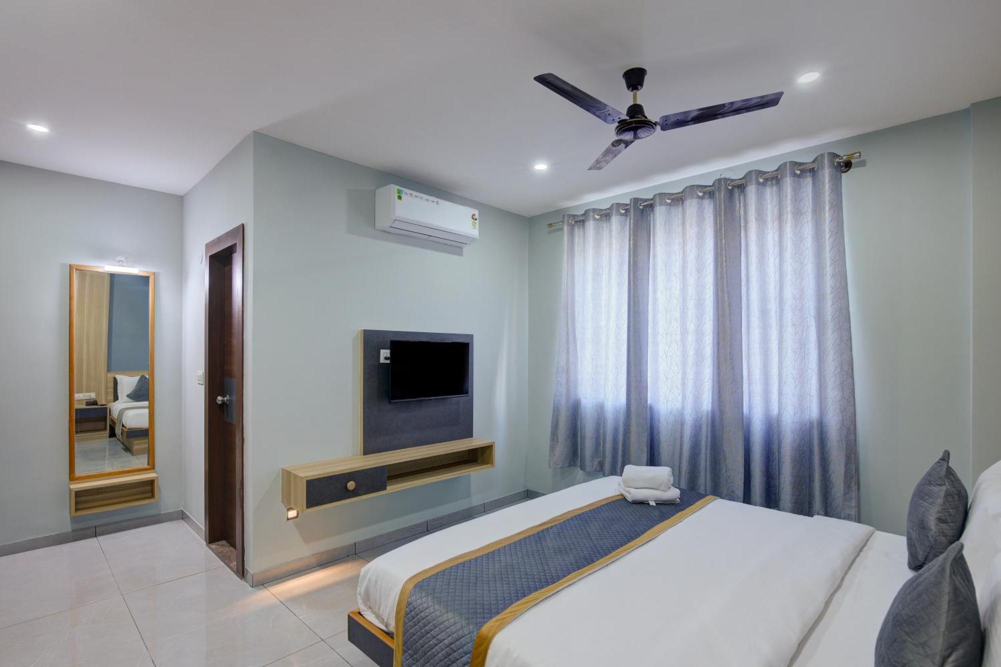 Hotel Park Lane Yelahanka Bangalore Exterior photo